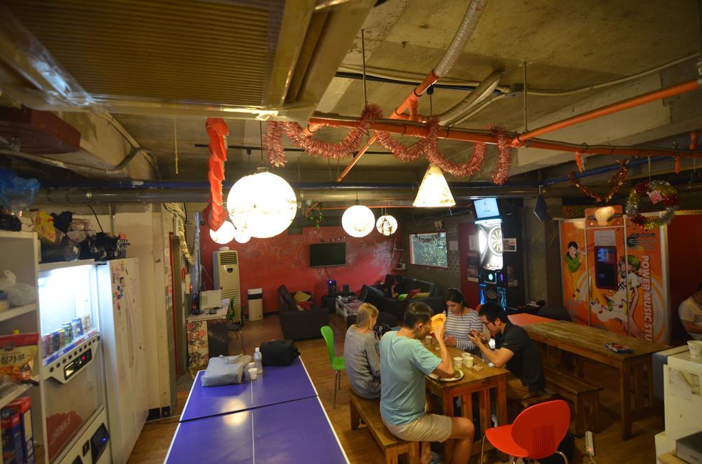סיאול Kimchee Sinchon Guesthouse מראה חיצוני תמונה